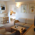 Lägenhetshotell Du Grand 4*